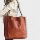 Calista - Elegant and Practical Handbag